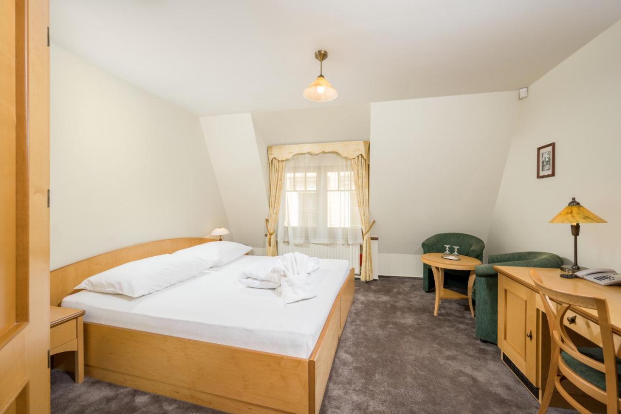 Hotel Zlaty Lev Jablonec nad Nisou Eksteriør billede