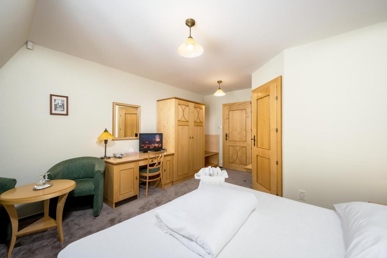 Hotel Zlaty Lev Jablonec nad Nisou Eksteriør billede